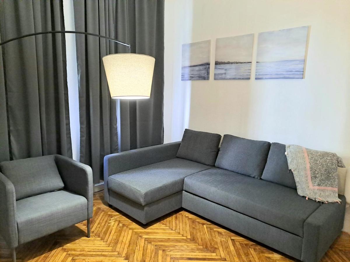 Emerald Apartment
